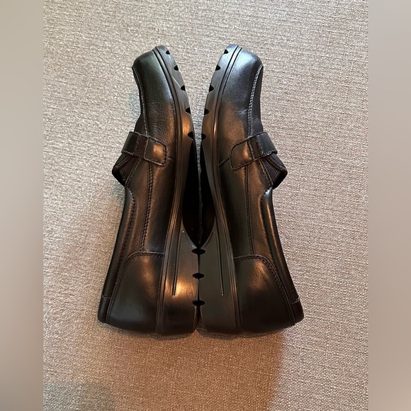 Sketchers size 10 - Picture 11 of 11